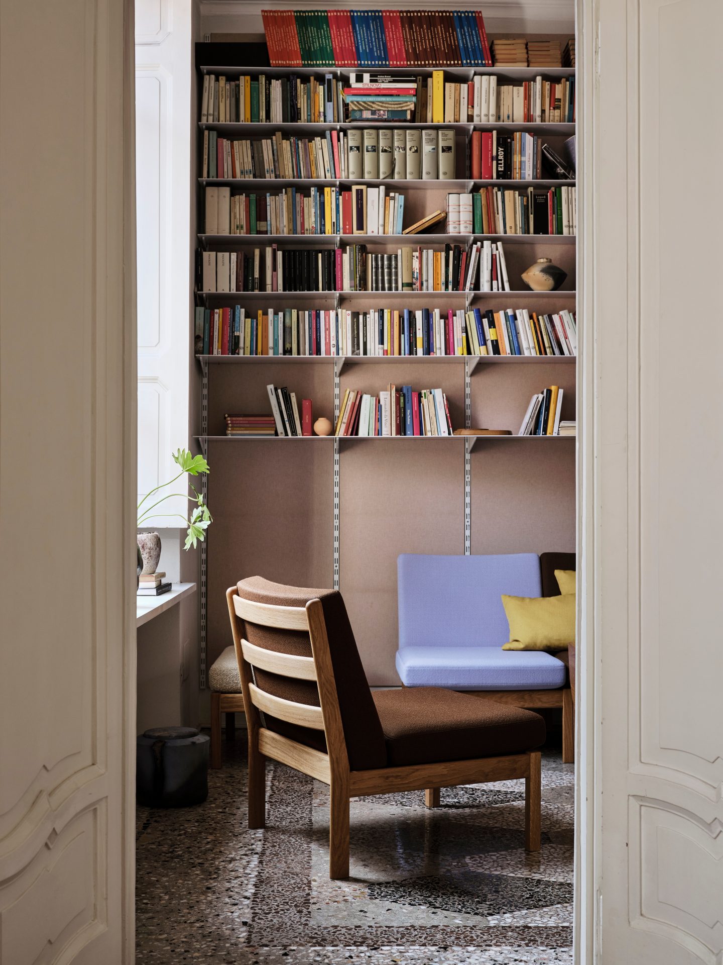 Questa immagine ha l'attributo alt vuoto; il nome del file è carl-hansen-and-son_milan-design-week-2026_visions-of-wegner_05-1440x1920. Jpg